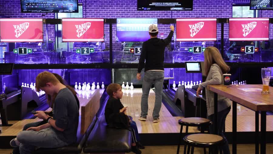 Bowling and mini bowling at Varsity Pins